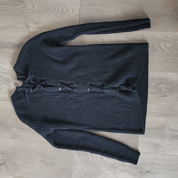 Twik back tie sweater - Picture 2 of 3